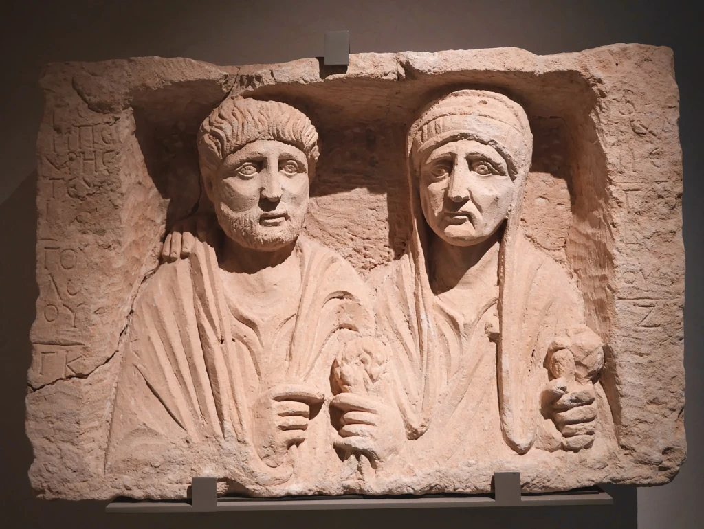 man-and-woman-sculpture-2025-03-23-22-03-10-utc